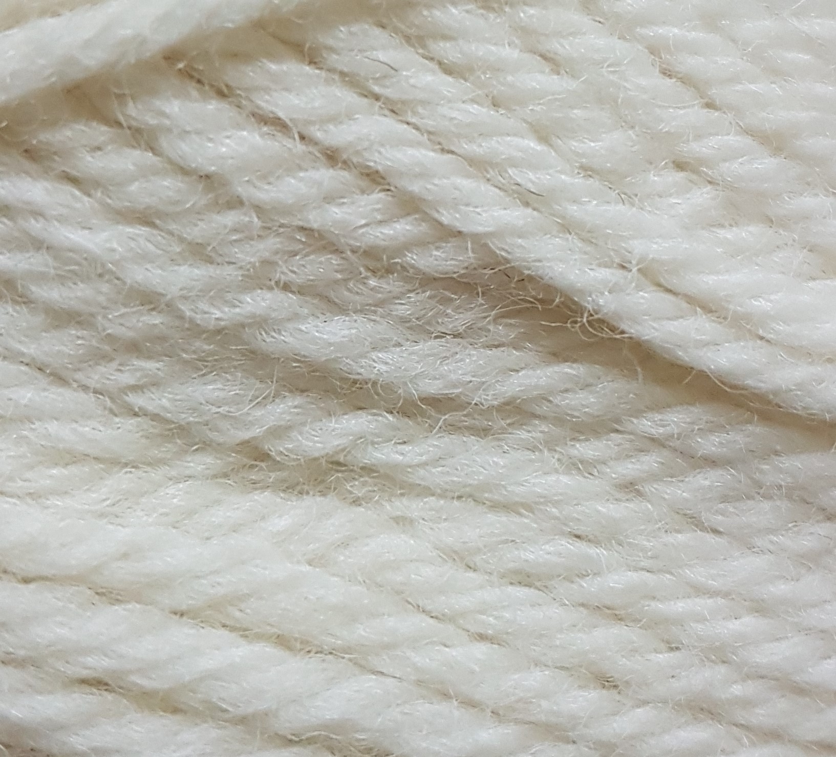 Diamond Luxury Galway Worsted 01 Cream Pure Wool